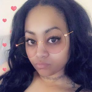 Meet your Posher, Tiera